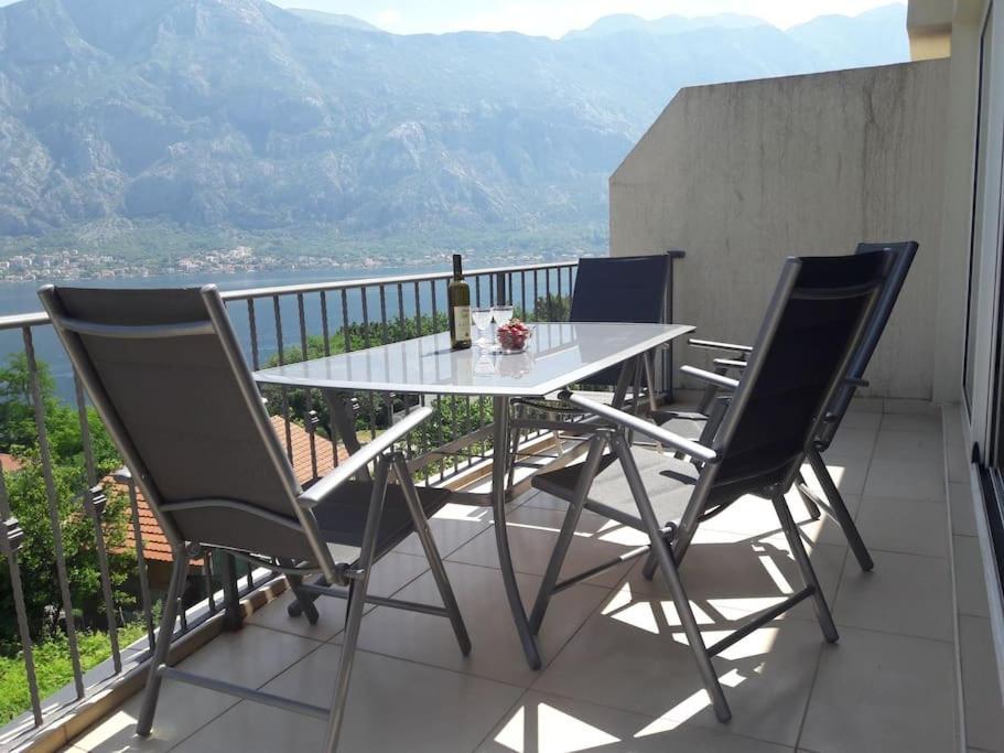 2Br Apartment With Pool Kotor Exteriör bild